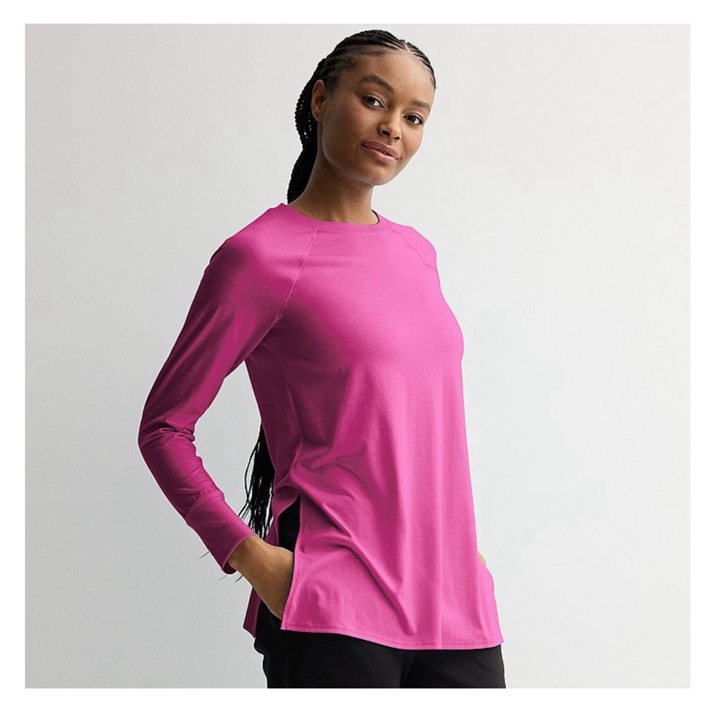 NWT Tek Gear Long Sleeve Activewear Tee Sz Medium